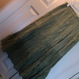 Maxi crinkle skirt